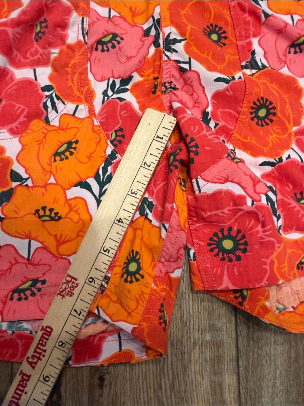 **Duluth Trading Co NWT Women's Heirloom Gardening Shorts POPPIES! Medium Floral - Picture 4 of 5